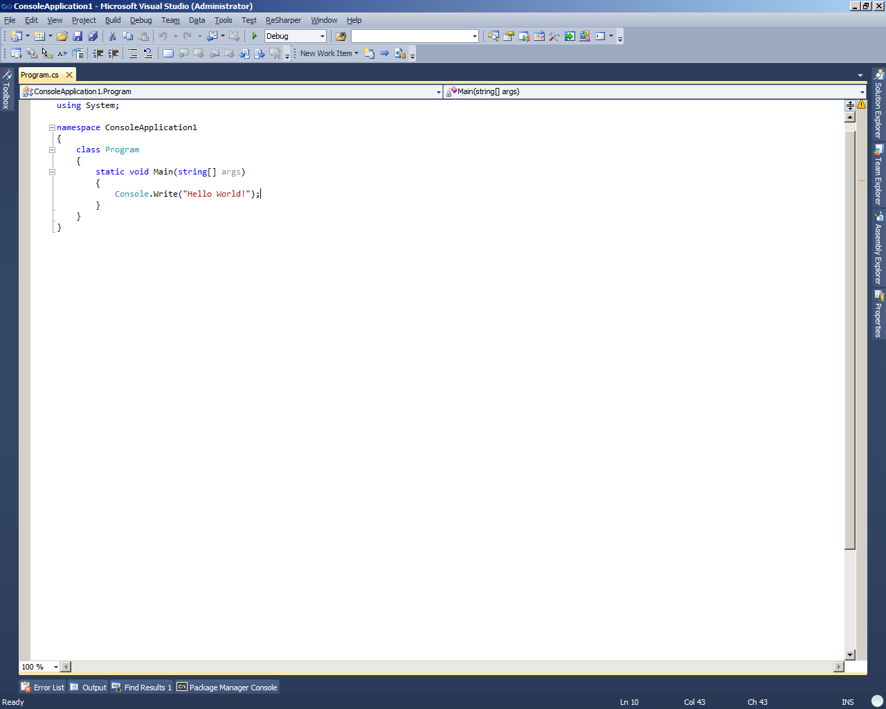 Visual Studio displaying Hello World in C#.